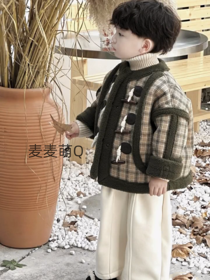 宝宝秋冬洋气冬款男女童毛呢拼接羊羔毛短款2023冬季复古扣外套潮