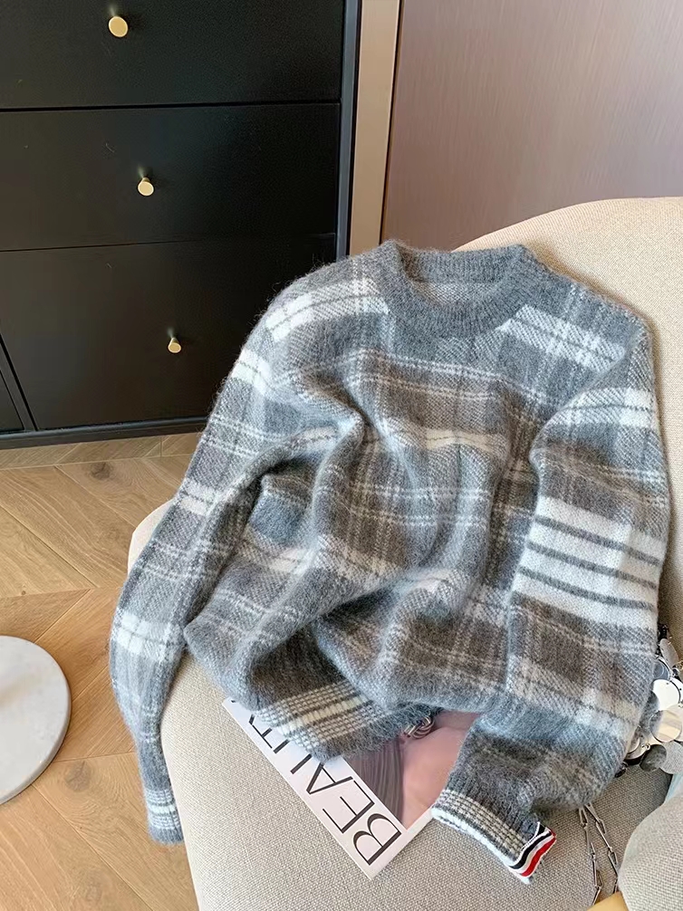 韩版格纹时尚百搭秋冬加厚宽松圆领打底长袖针织衫