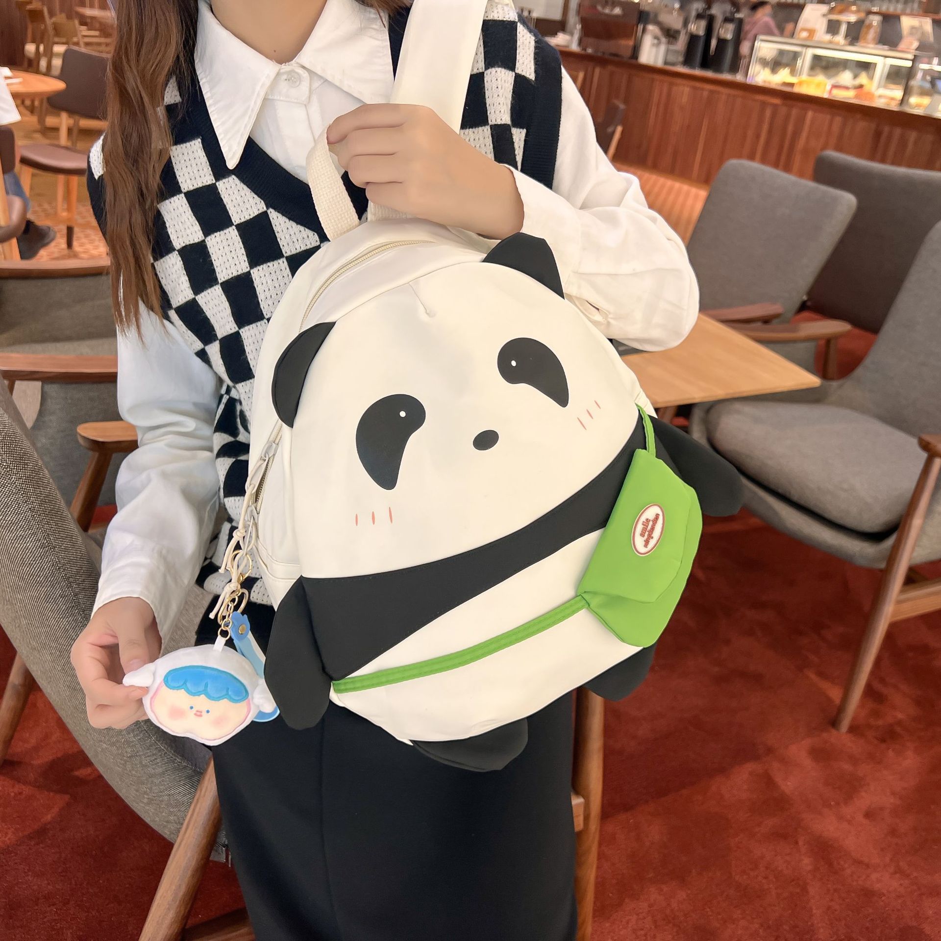 可爱小众书包女初高中生软妹时尚熊猫背包大容量出游休闲背包女孩