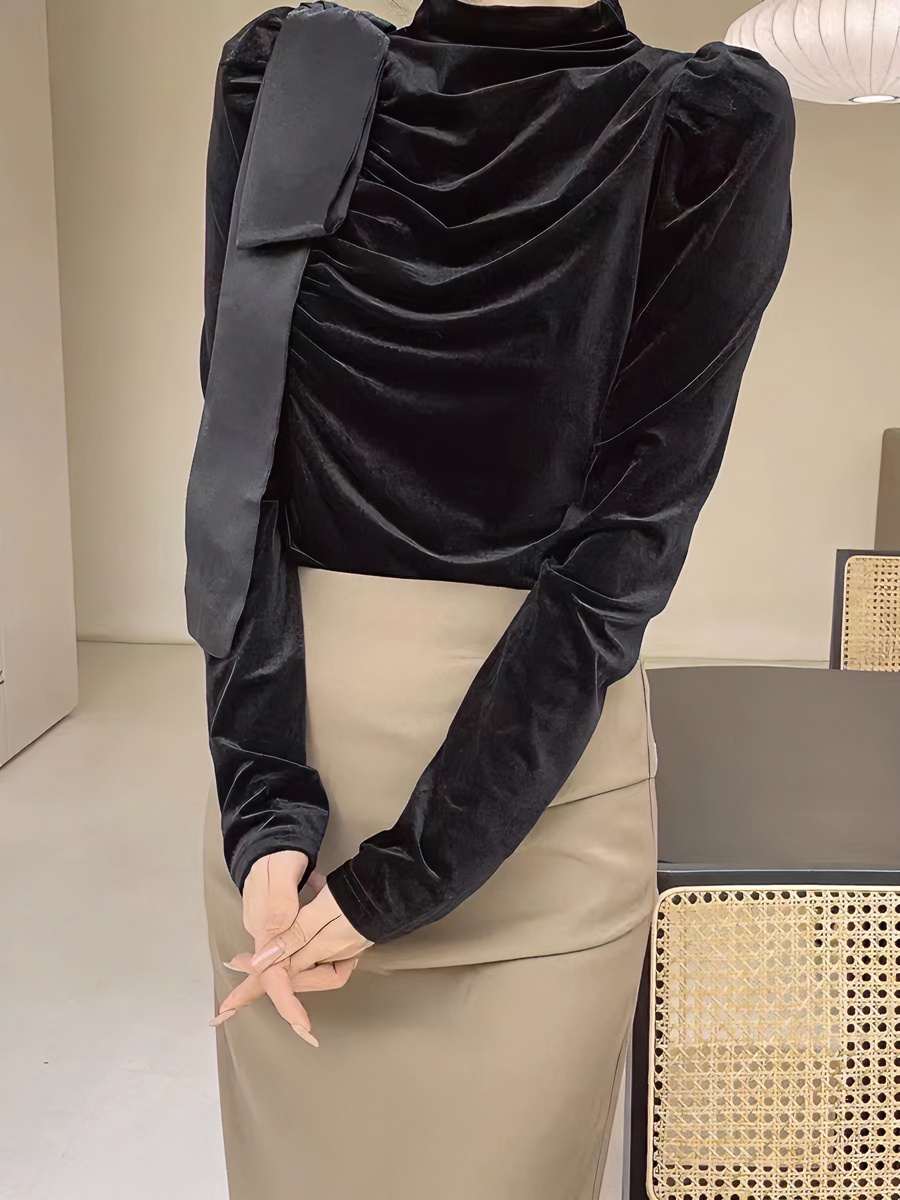秋冬季新款别致设计褶皱半高领修身衬衫法式高级感黑色丝绒上衣