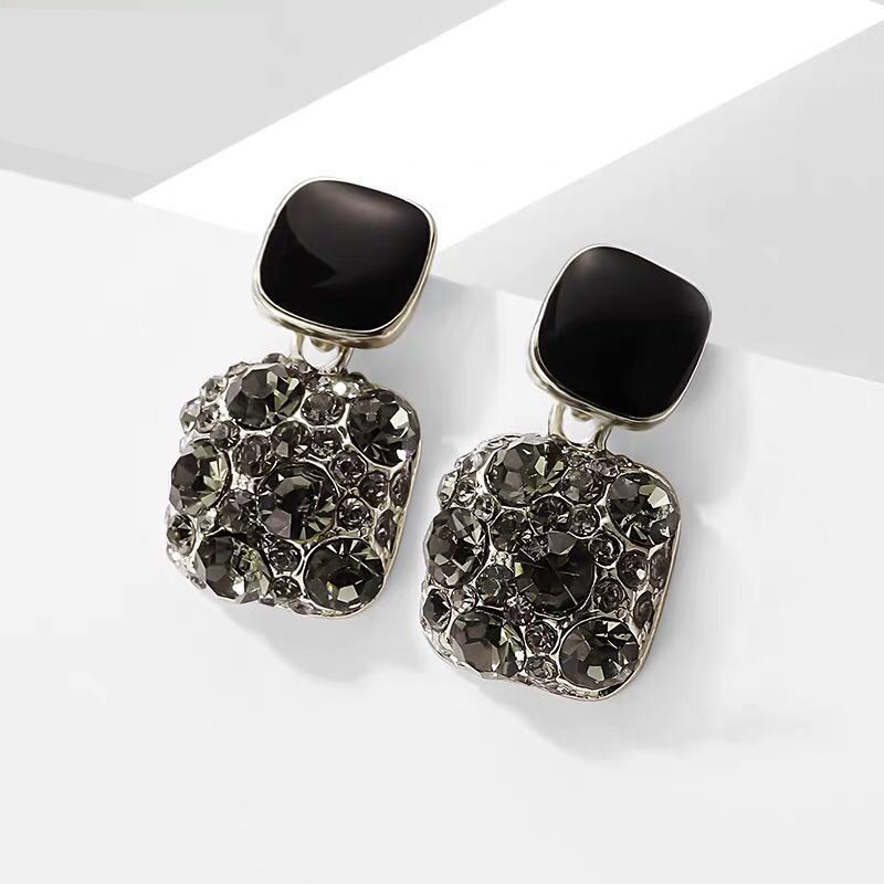 满zuan方块耳钉 /623