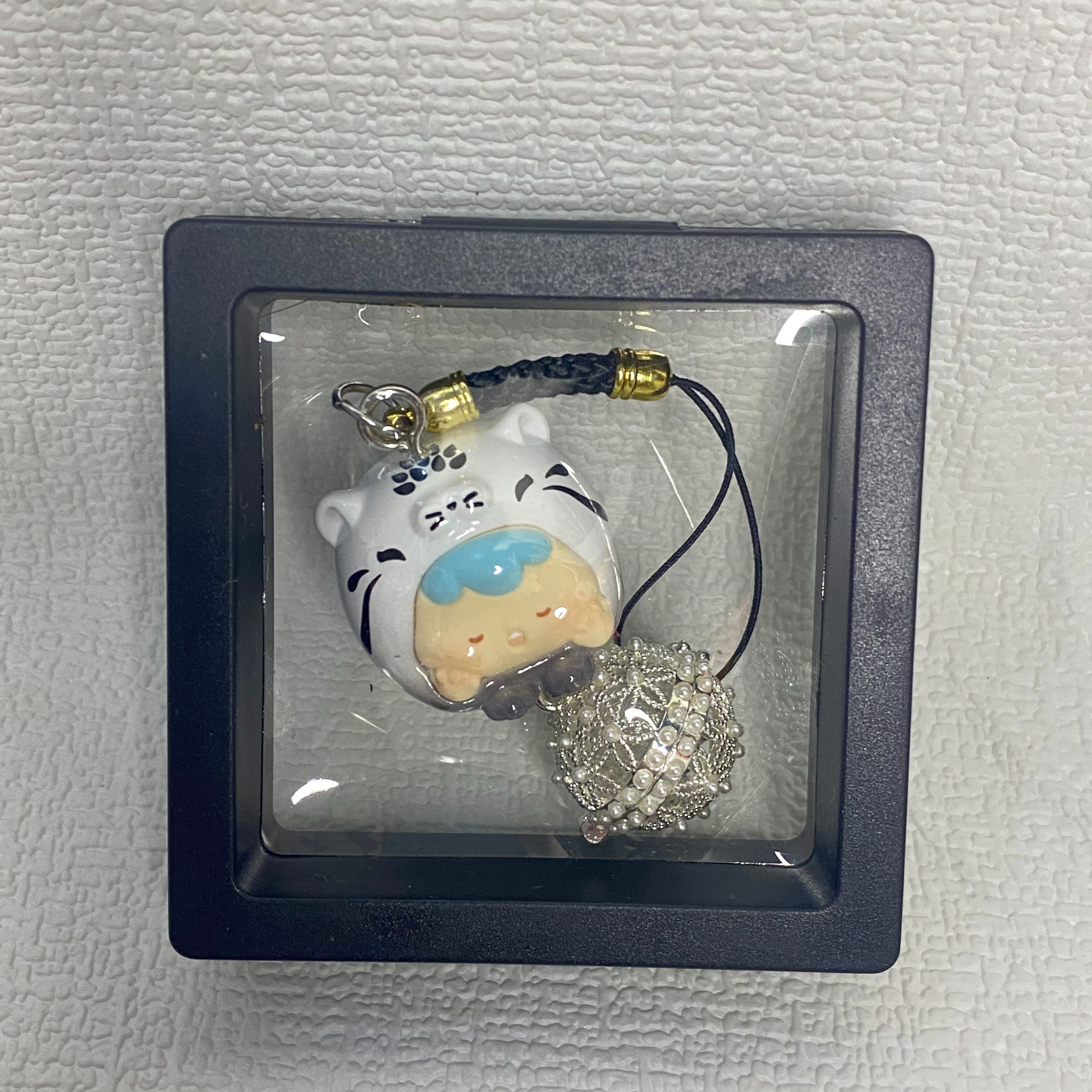 贪吃崽崽正版潮玩盲袋手工古法吊坠纯铜珐琅钥匙链手机挂链摆件
