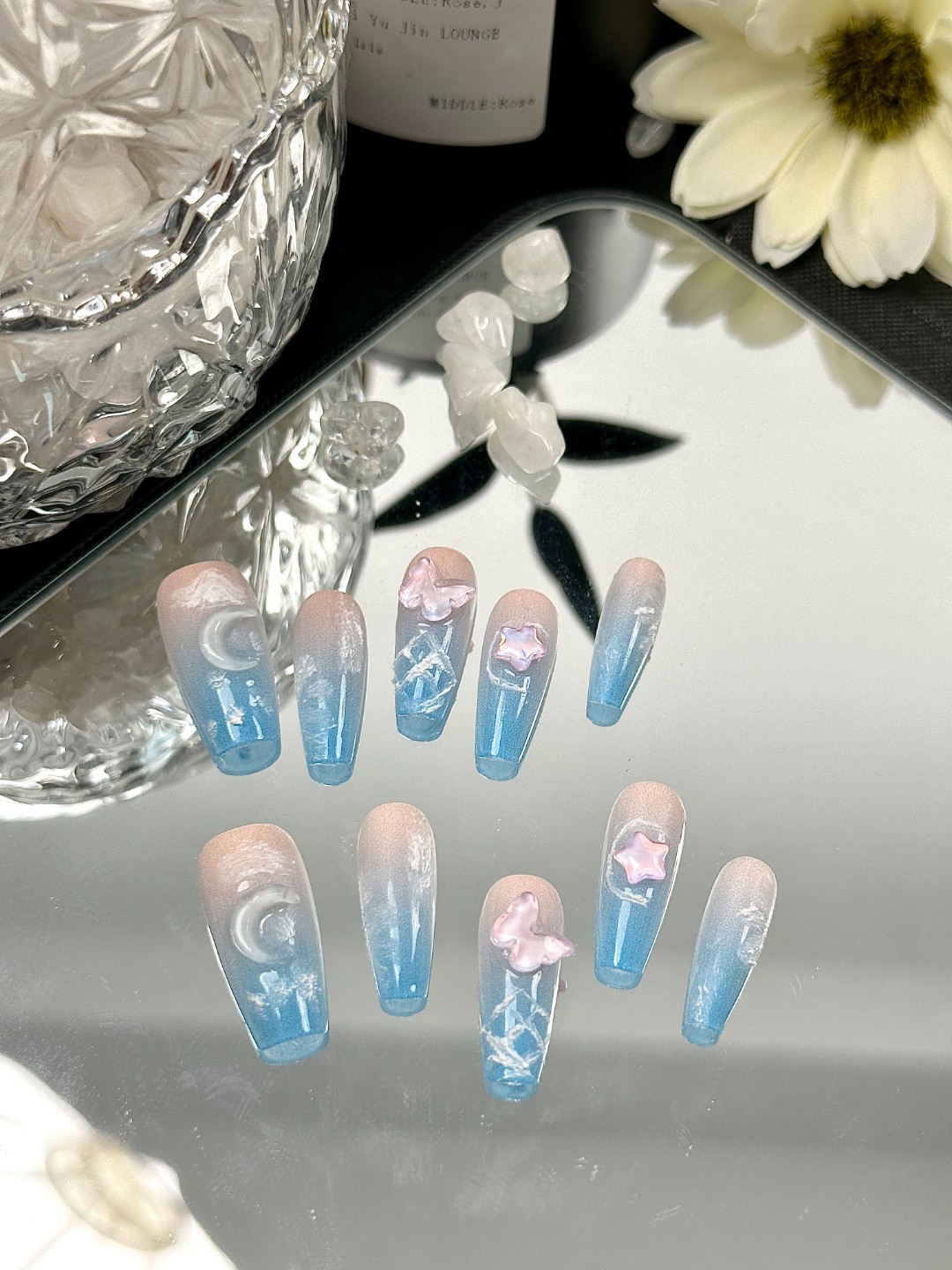 【粉盐湖中T】穿戴甲渐变指尖纯欲美少女冰透指甲贴气质夏穿戴