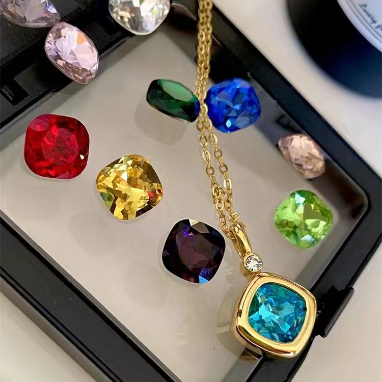 铜合金项链 Anni轻奢【赫拉】欧美时尚高级彩色法式方块项链D590