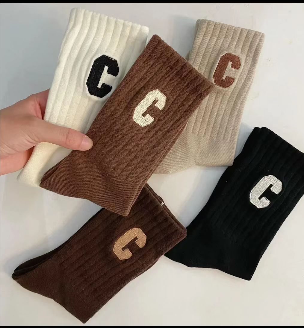 【深情】C字中筒袜子 颜色随机