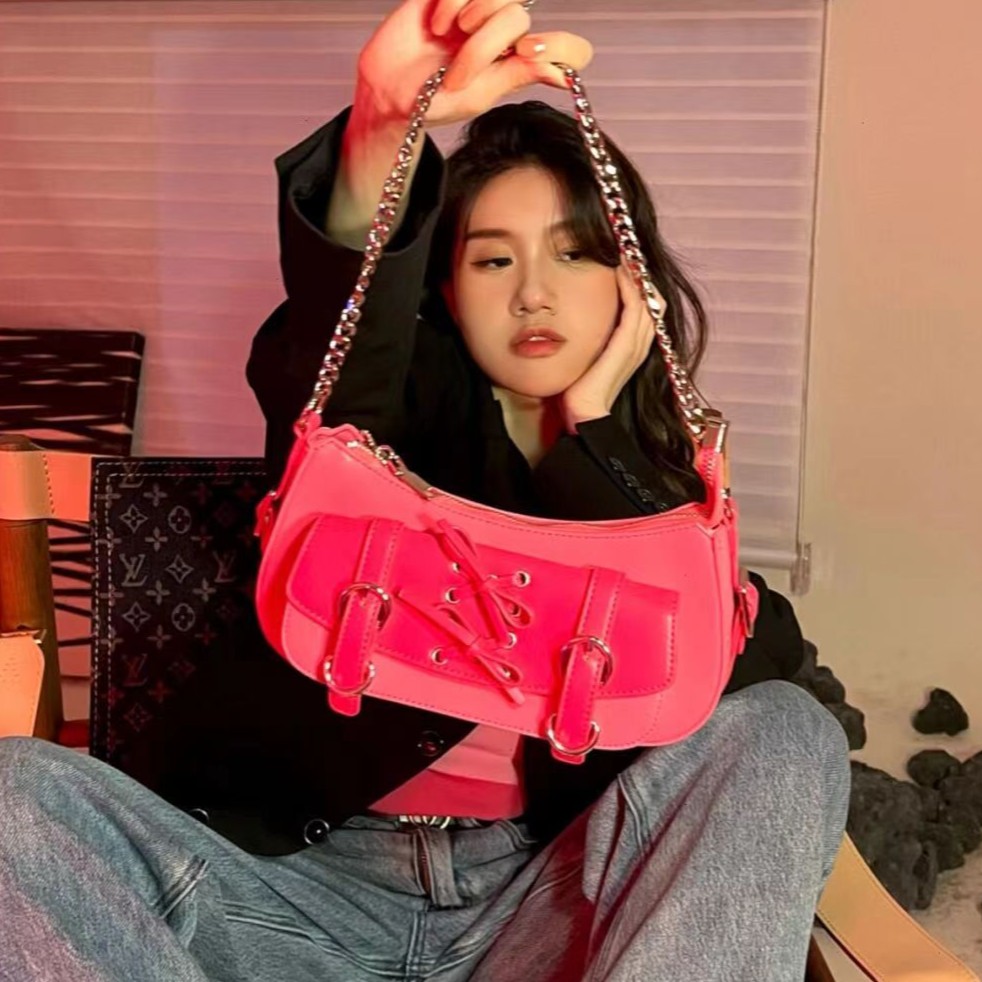 甜酷辣妹单肩包百搭潮流法棍腋下包小众设计高级感街头机车斜挎包