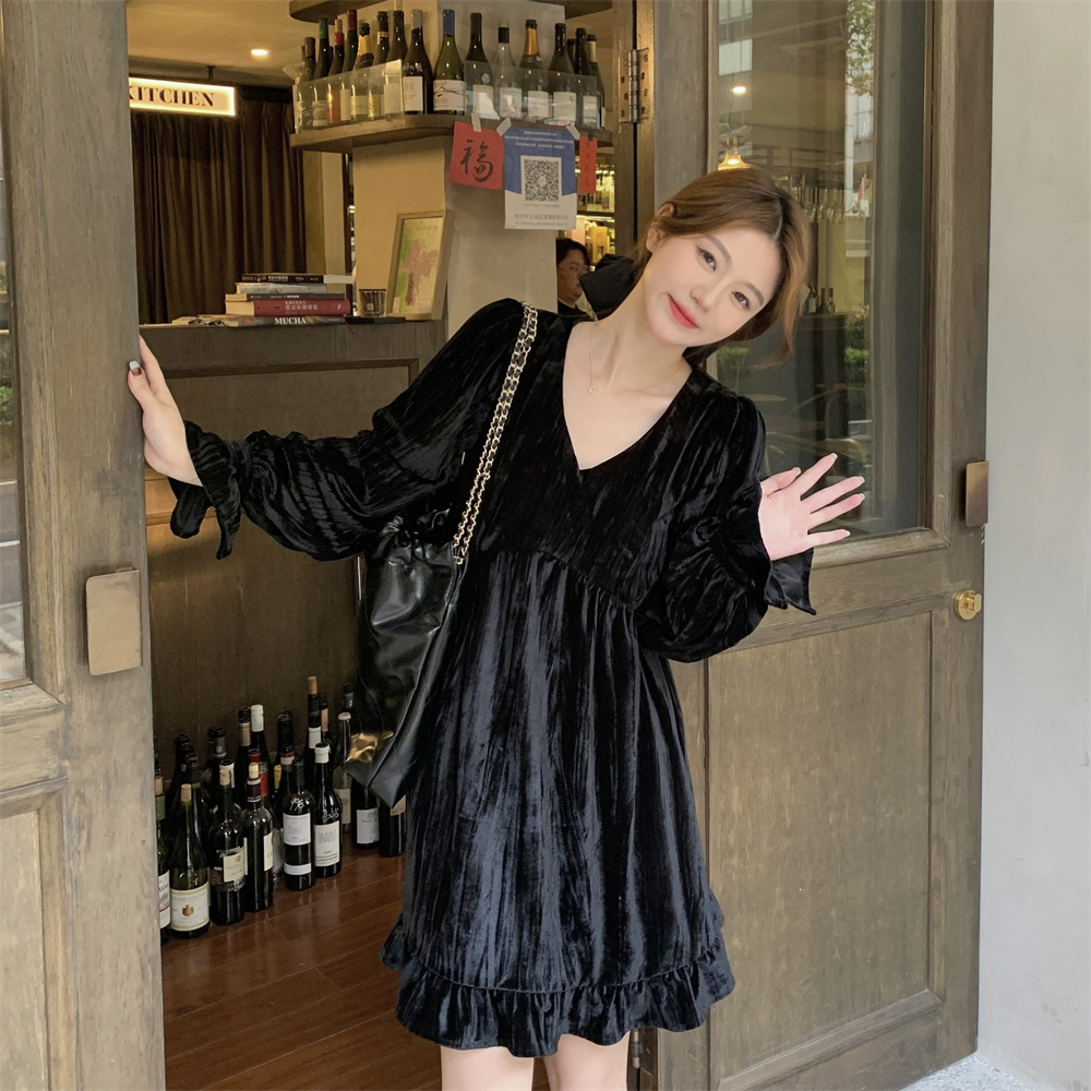 微胖MM大码黑色丝绒连衣裙女高级感气质V领收腰显瘦连衣短裙子