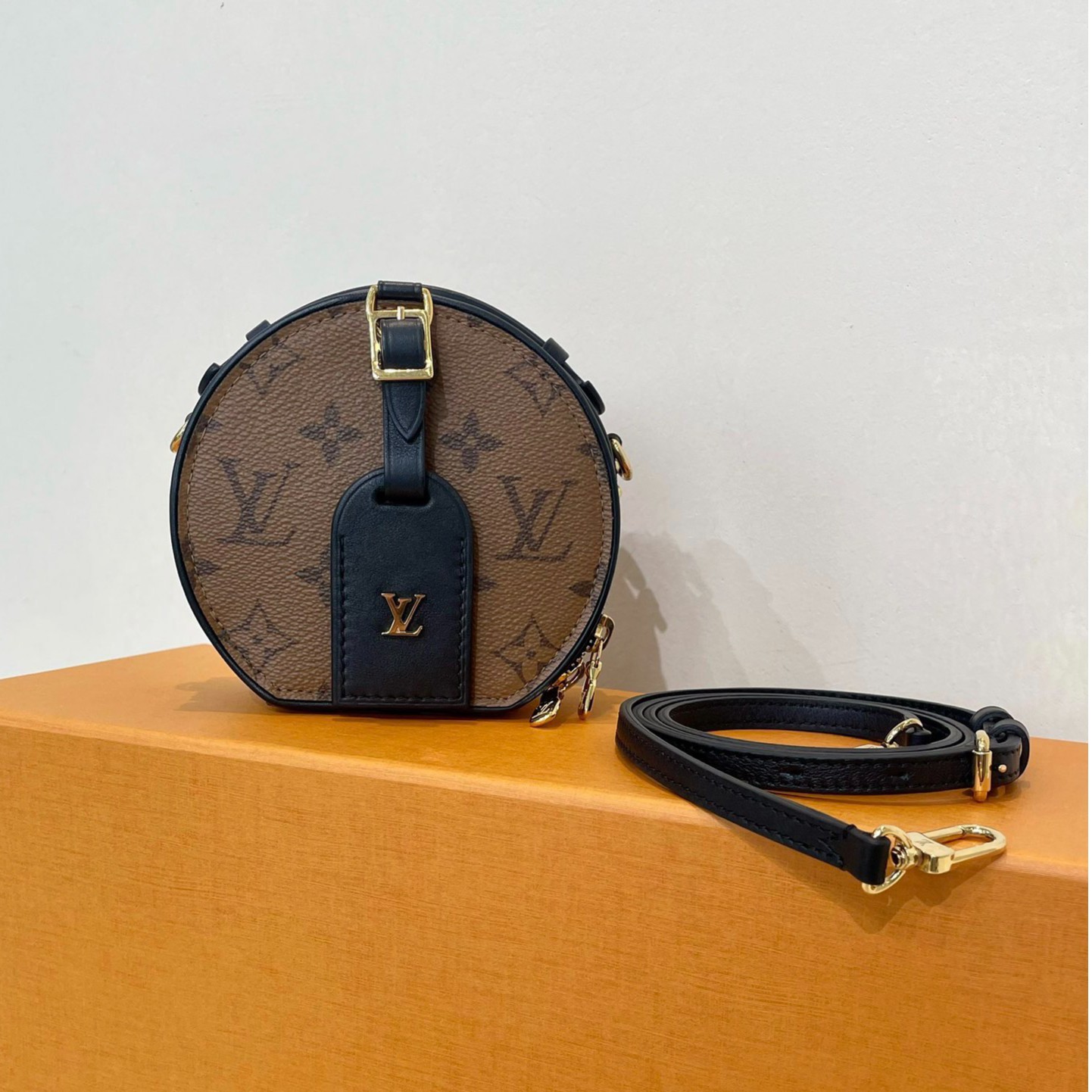 99新 LV 仟禧奢/LOUIS VUITTON/硬包圆饼lv/芯片款/市场价18100