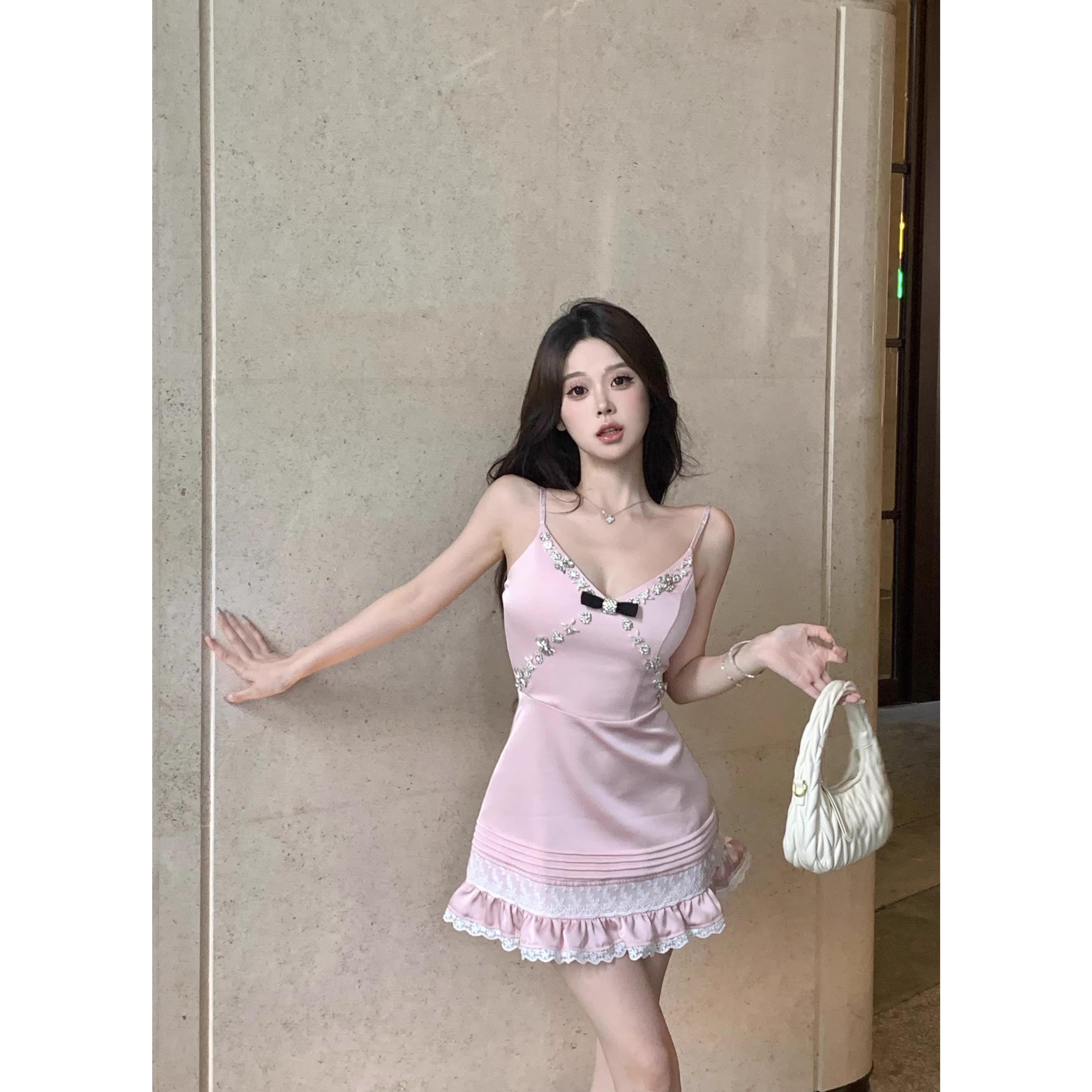 缎面重工水钻吊带连衣裙女夏季蝴蝶结蕾丝短裙生日宴会裙子