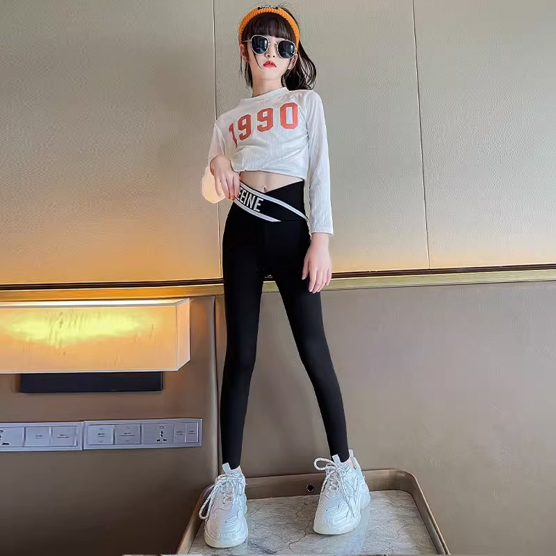 女童黑色打底裤外穿春秋2023新款儿童秋装瑜伽裤网红女大童鲨鱼裤
