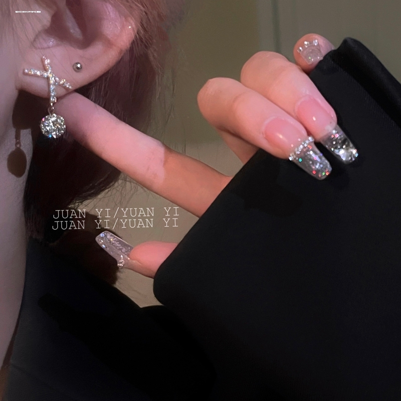 网红交叉水钻耳钉个性夏季精致简约小众潮百搭女ins设计个性显白