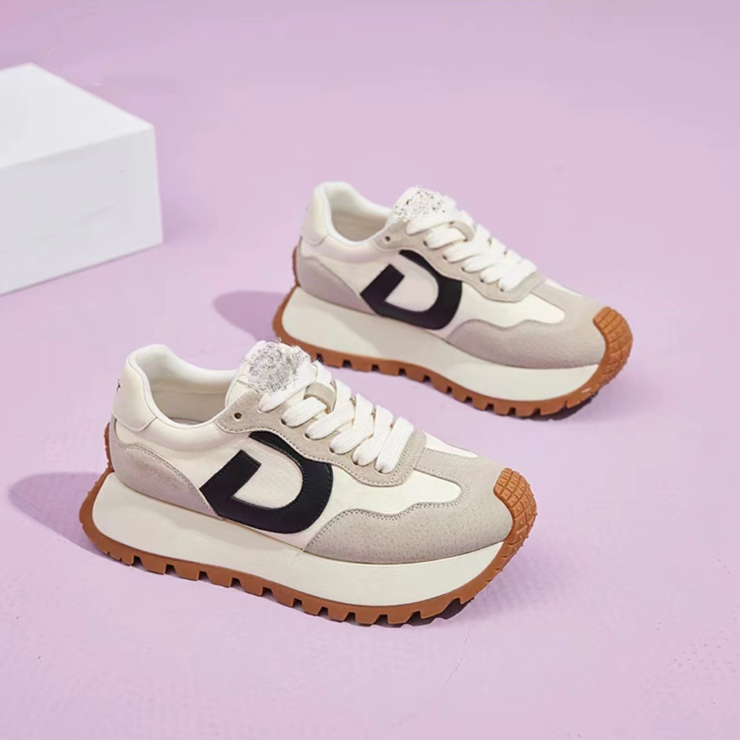 B科技雨伞布+真皮！门店799~防滑轻便慢跑休闲阿甘鞋 C16385