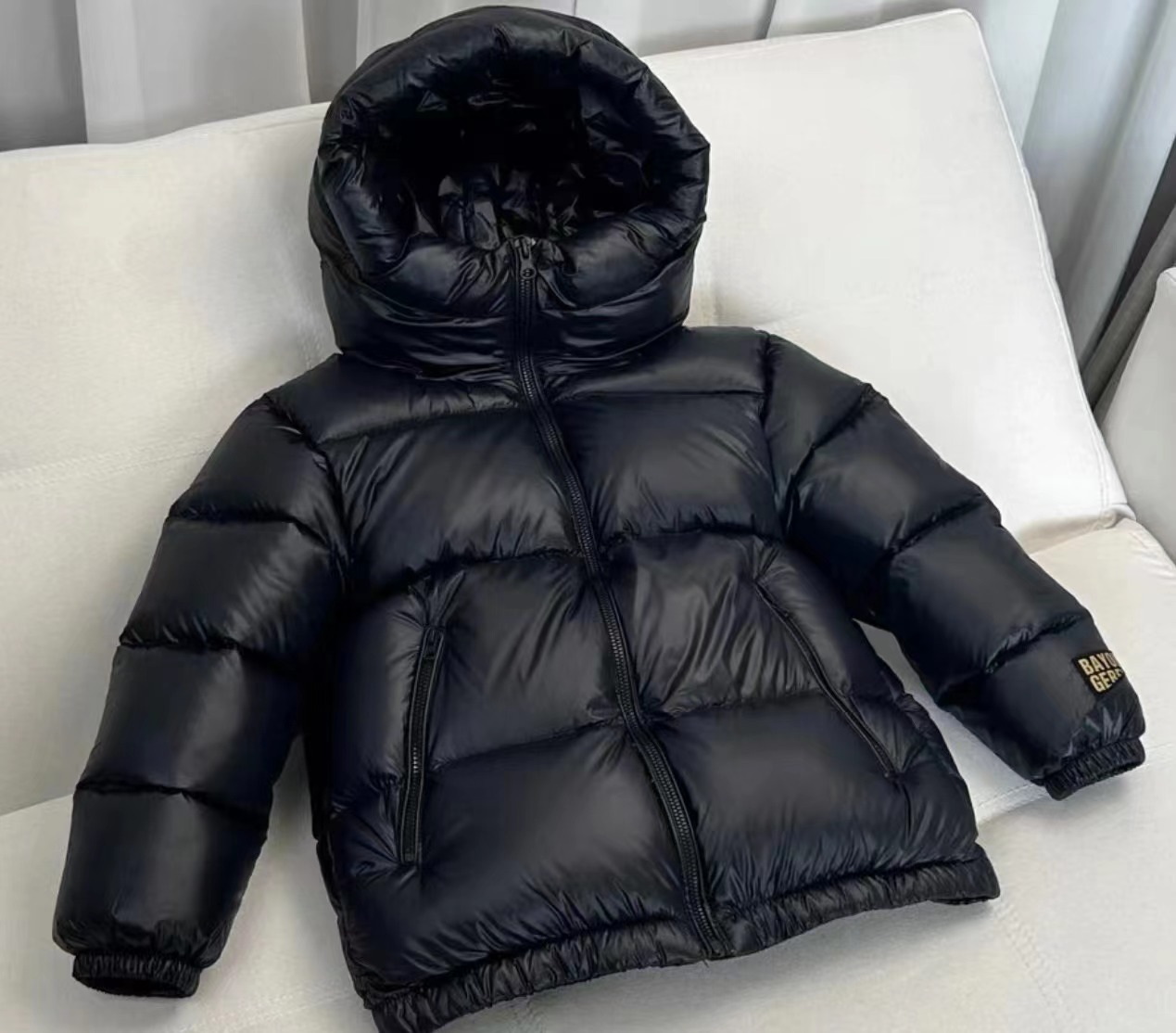 【现货48小时】正品白鸭绒宽松百搭加厚冬季时尚连帽儿童黑色羽绒服