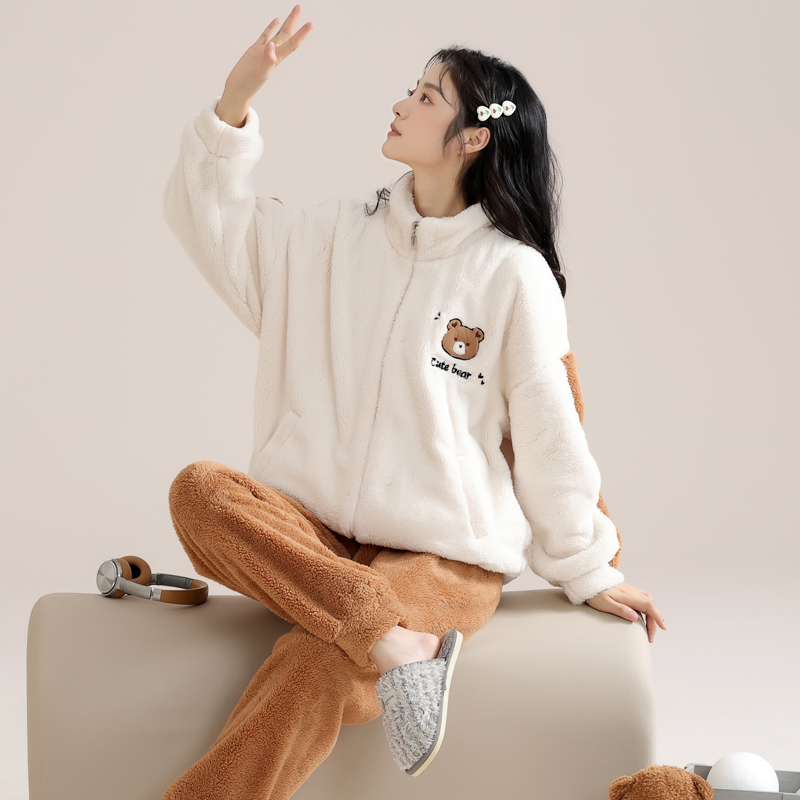 珊瑚绒睡衣女秋冬款法兰绒卡通小熊长袖加厚加绒款冬天家居服套装