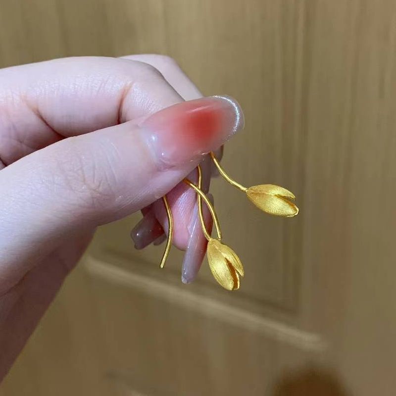 铜合金耳饰 小莲花苞耳钉女精致金色时尚轻奢耳环送礼物2023新款