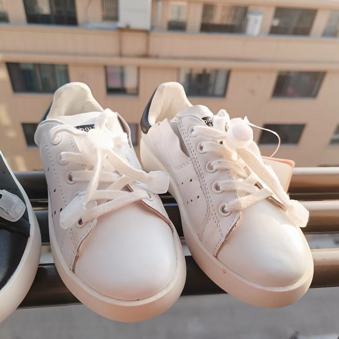 26-30码低帮小白鞋休闲时尚百搭男女童3-7岁中童运动鞋平底经典