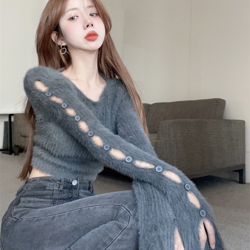 辣妹软糯设计感纽扣破洞针织毛衣女春装纯欲性感打底百搭短款上衣