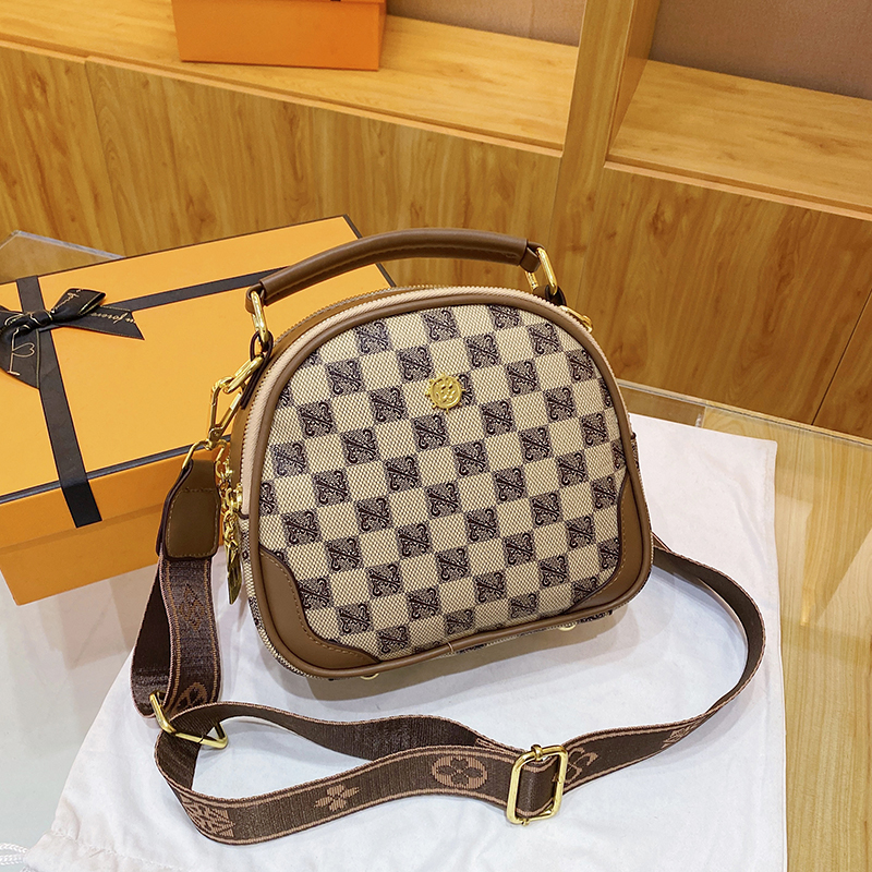 活动 823 卡其 高品质女包 CX （长21cm*宽8cm*高19cm）