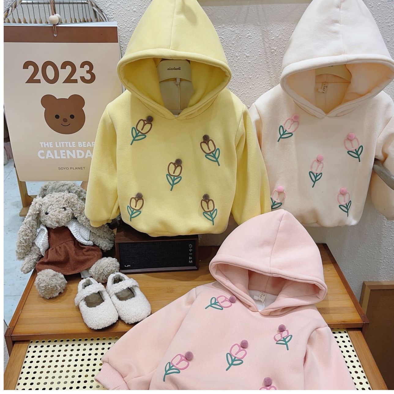 秋冬款~刺绣花朵连帽卫衣8116