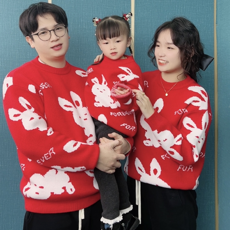 网红兔年过年装红色亲子装毛衣圆领套头情侣装一家三口四口家庭装