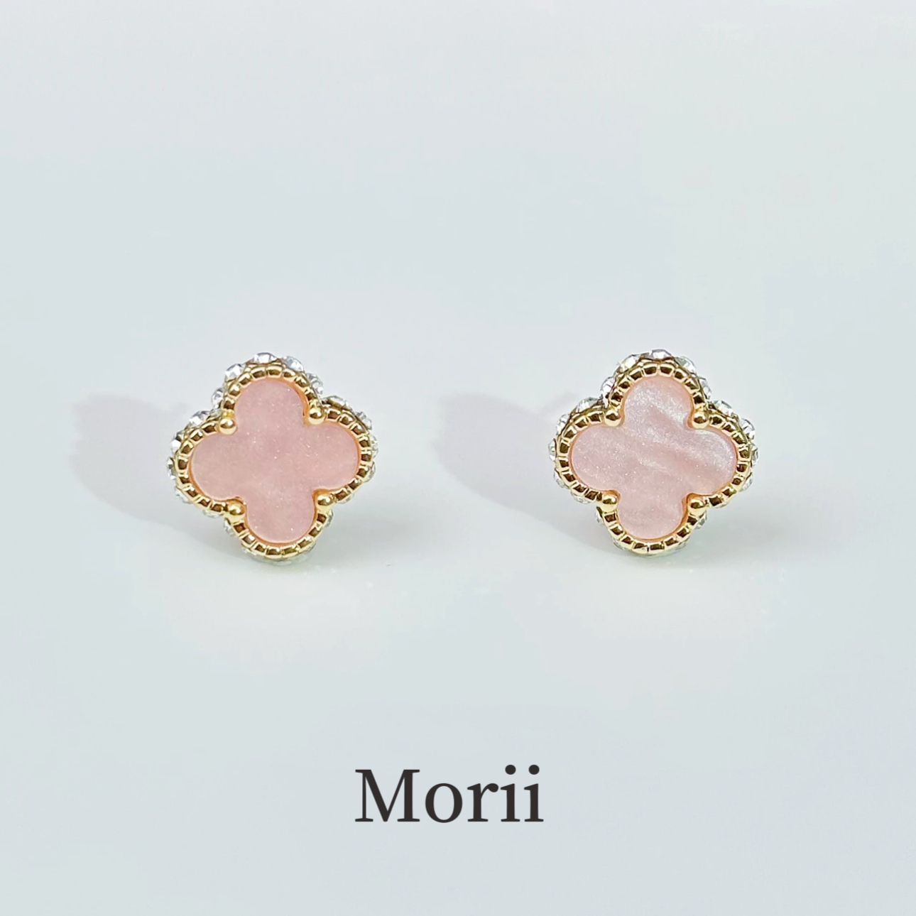 铜合金耳饰 A189 粉色四叶耳钉甜美温柔气质百搭减龄少女耳饰