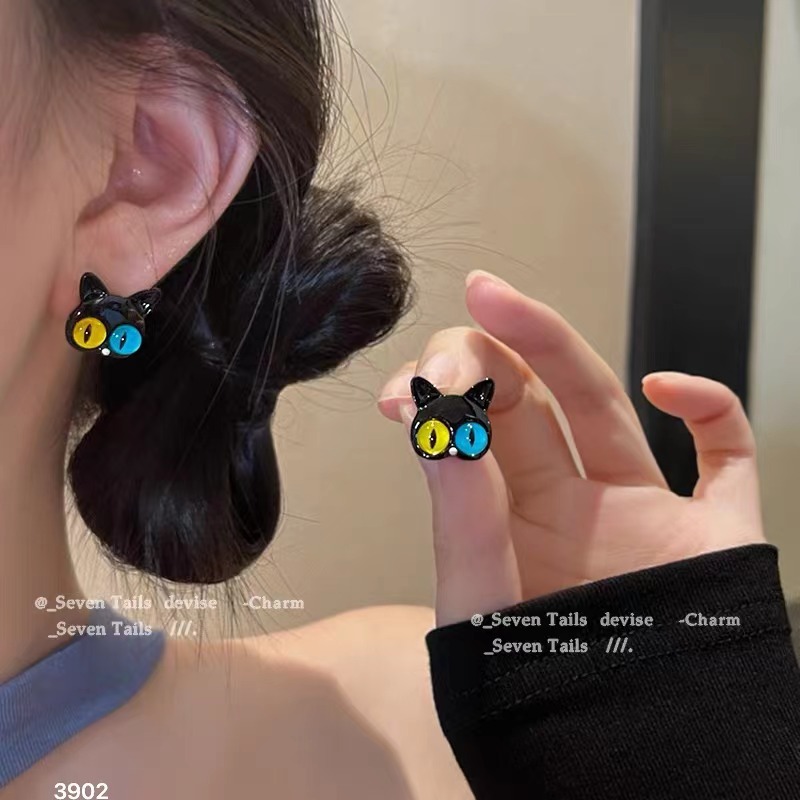 锌合金耳饰 日系可爱猫咪耳钉女2023新款洋气小众设计耳饰