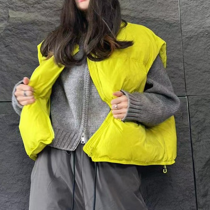 白鸭绒羽绒服女外搭短款背心秋冬新款宽松百搭气质欧货坎肩马夹