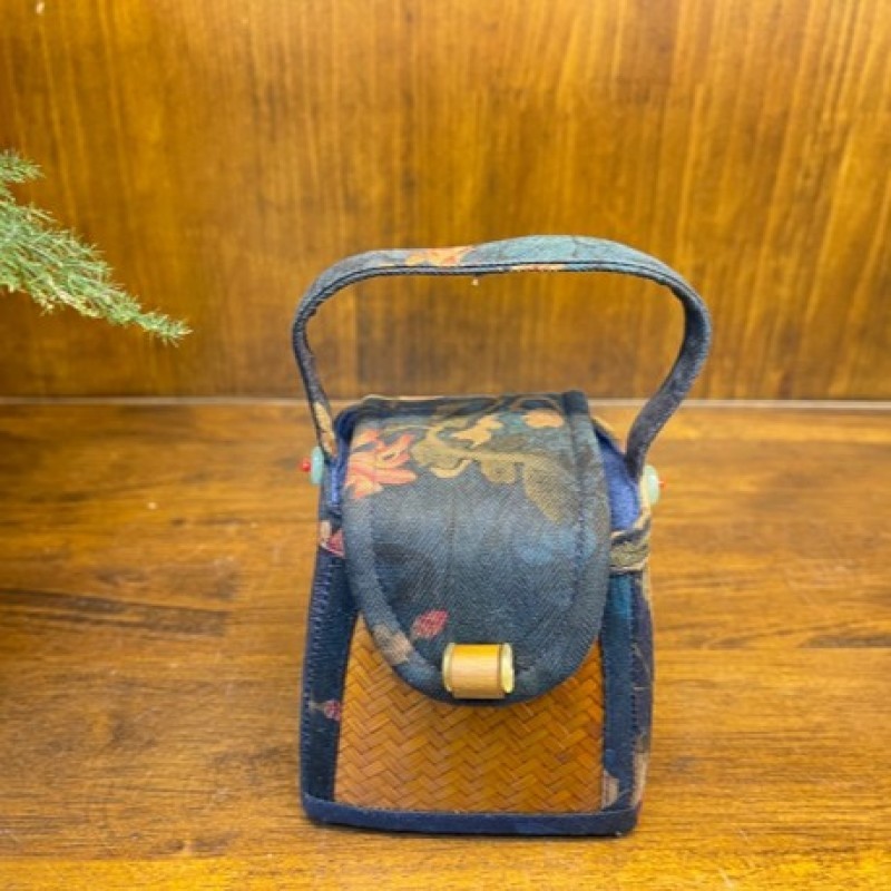 BL001(小邱师傅)竹编加香云纱布茛净方形杯笼小号