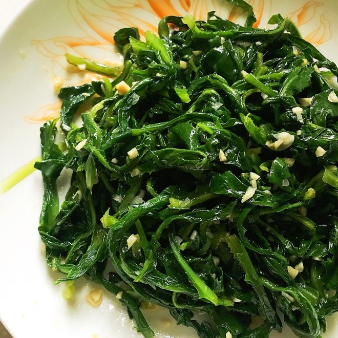 大叶蒲公英凉拌菜爽口去火