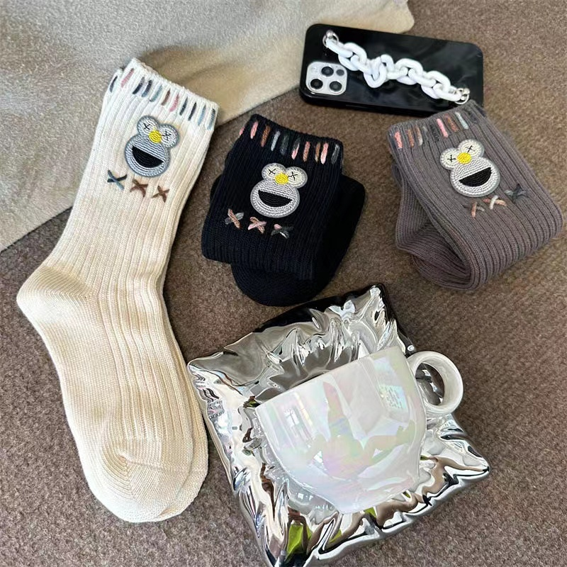 秋冬复古新款袜子高颜值卡通小青蛙中筒袜外穿美式长袜百搭女款袜