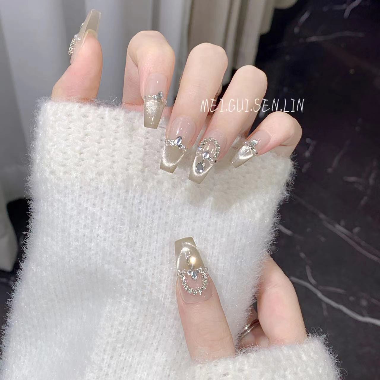 『暮光之城』纯手工穿戴甲冰透爆闪猫眼婚甲可拆卸显白轻奢高级10片
