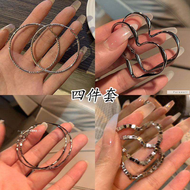 铜合金耳饰 甜心辣妹圆圈耳环气质高级感大夸张耳圈独特小香耳饰