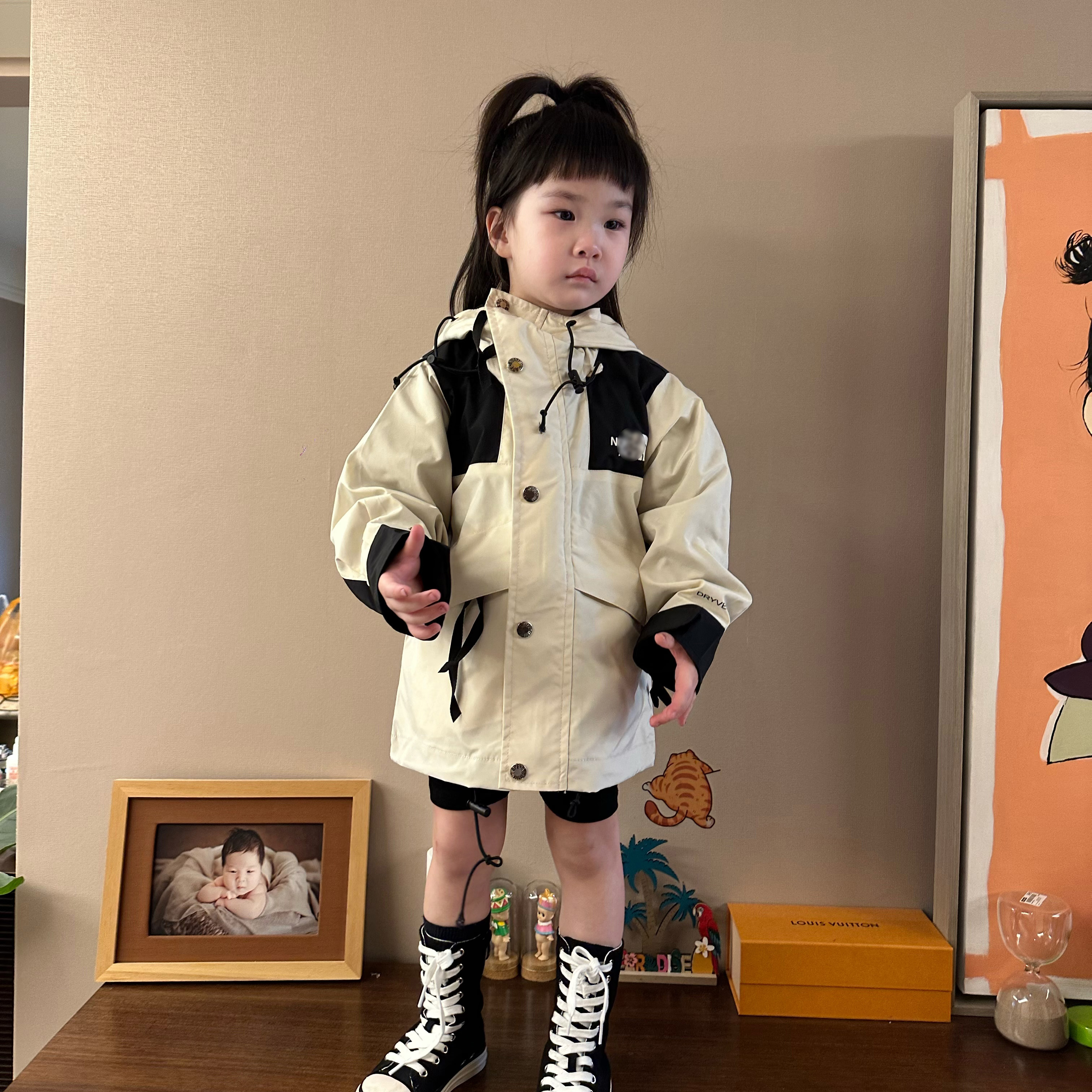 大金家男女童装2023新品休闲时尚百搭韩版舒适小北米色冲fengyi