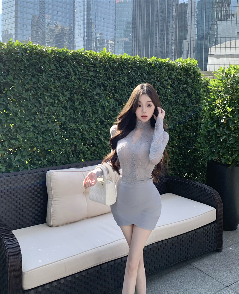 2024秋冬季新款挂脖高领长袖订制打底衫蕾丝上衣+短裙子两件套装