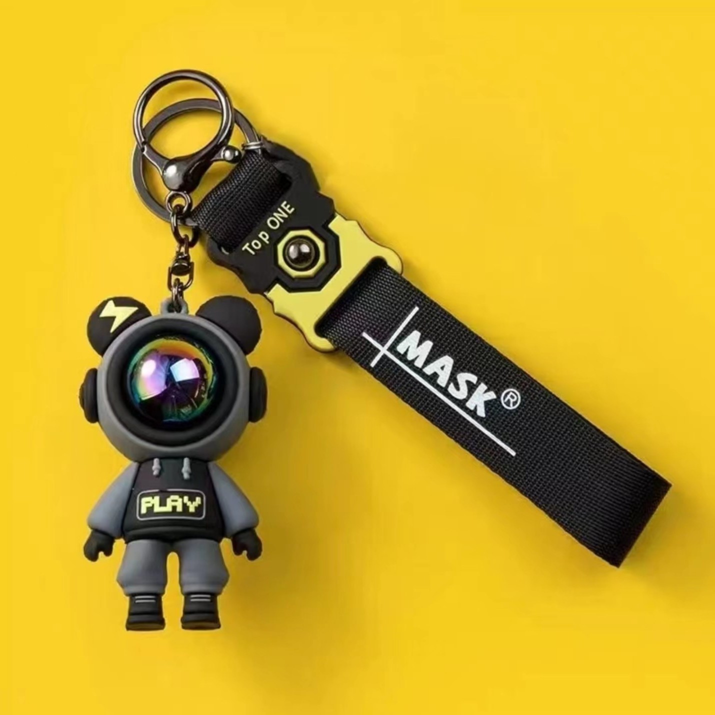 爆款闪电小熊钥匙链情侣挂件精致链宇航员挂男士网红时尚卡通挂饰