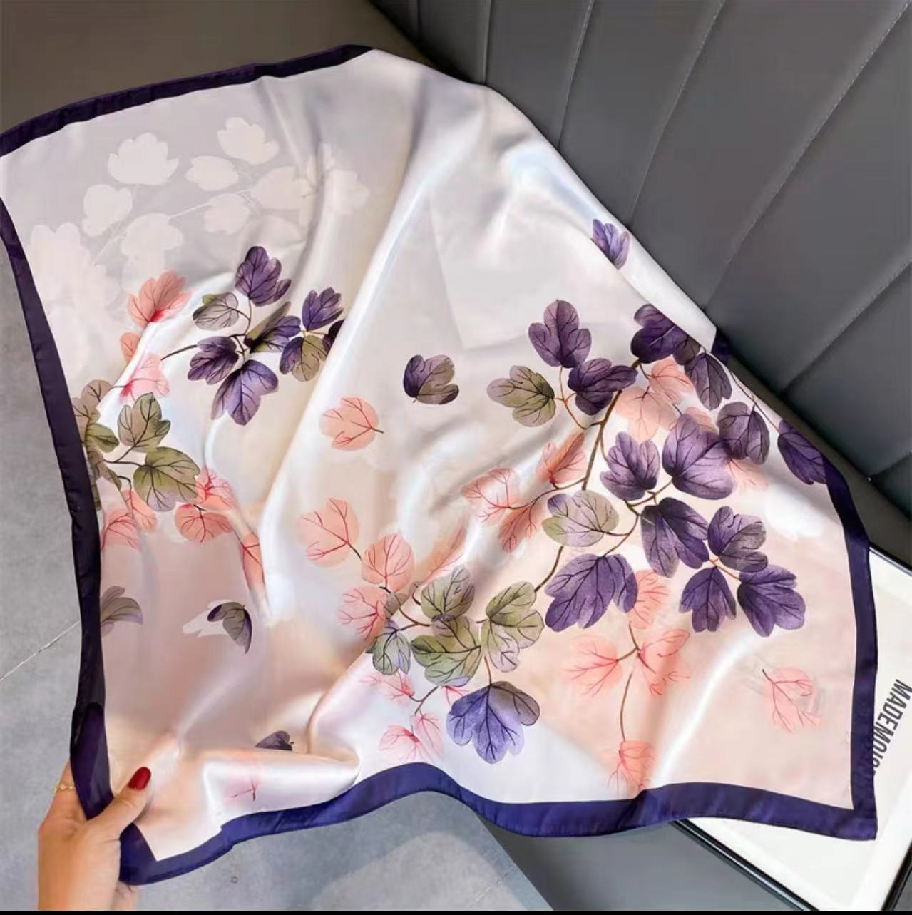 粉紫枝叶 丽锦缎 时尚高端印花长巾90*90