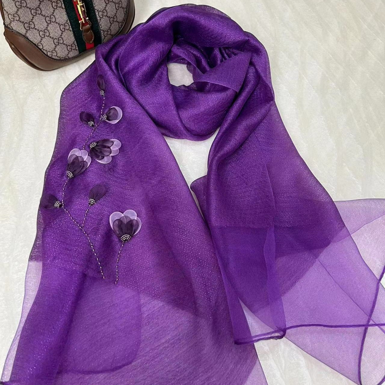 紫色 花开半夏 时尚微瑕撤柜高端刺绣绣花围巾175*75