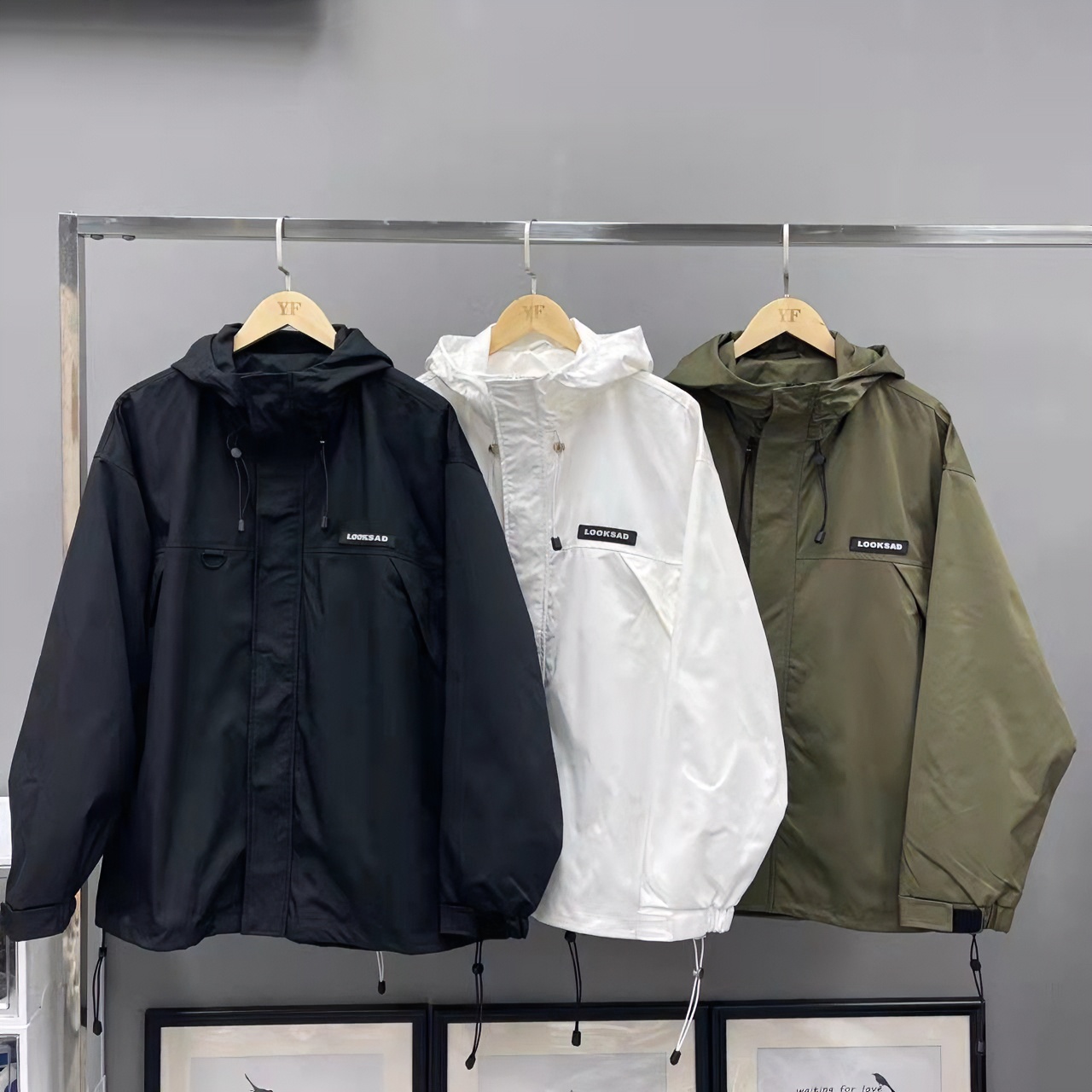 春秋季新款防水工装夹克潮流百搭帅气情侣款连帽运动冲锋衣外套男