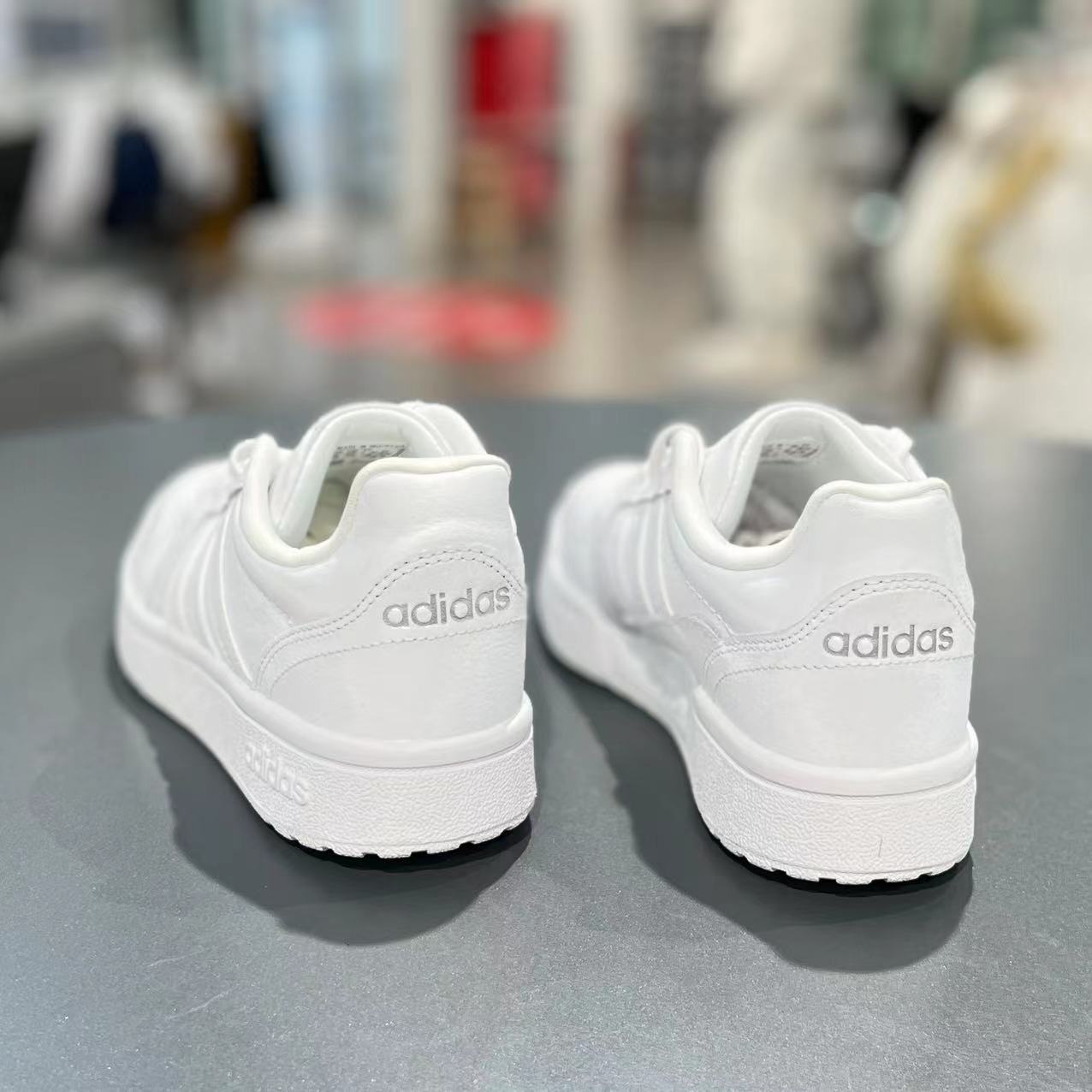 阿迪达斯adidas小白鞋2023秋季新款休闲时尚防滑运动潮板鞋H00456