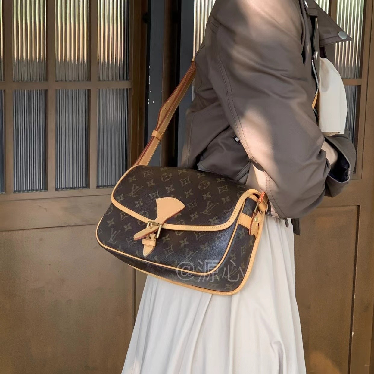99新 LouisVuitton/路易威登 安琳/法棍中古/斜挎