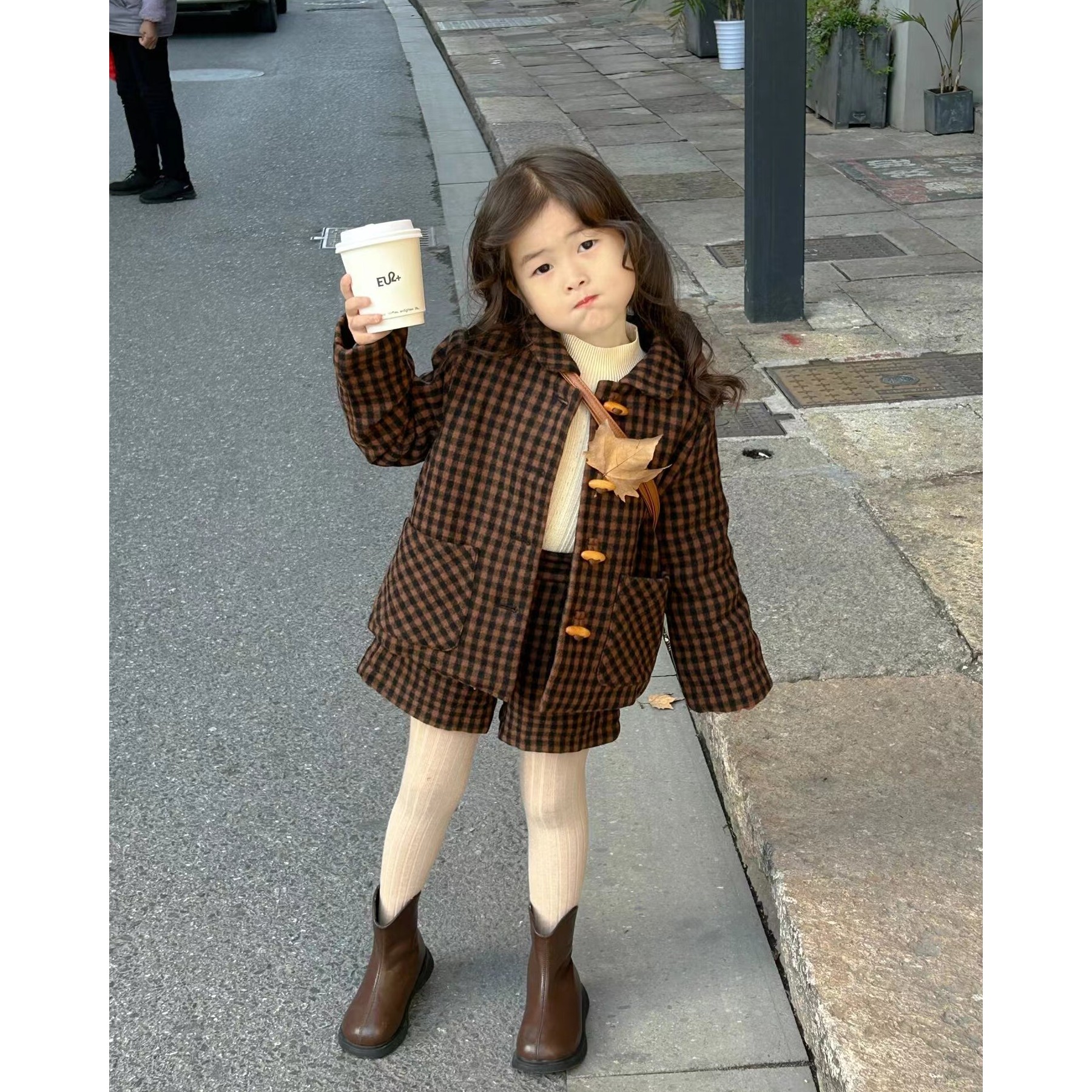 壹妈韩版童装套装女童秋冬款洋气时髦翻领格子西服外套短裤两件套