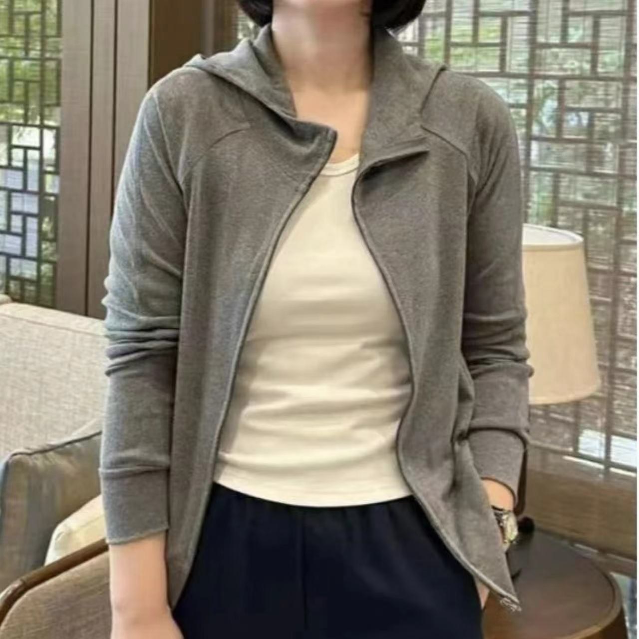 春装新款连帽长袖运动卫衣短外套女士百搭宽松休闲显瘦上衣打底衫