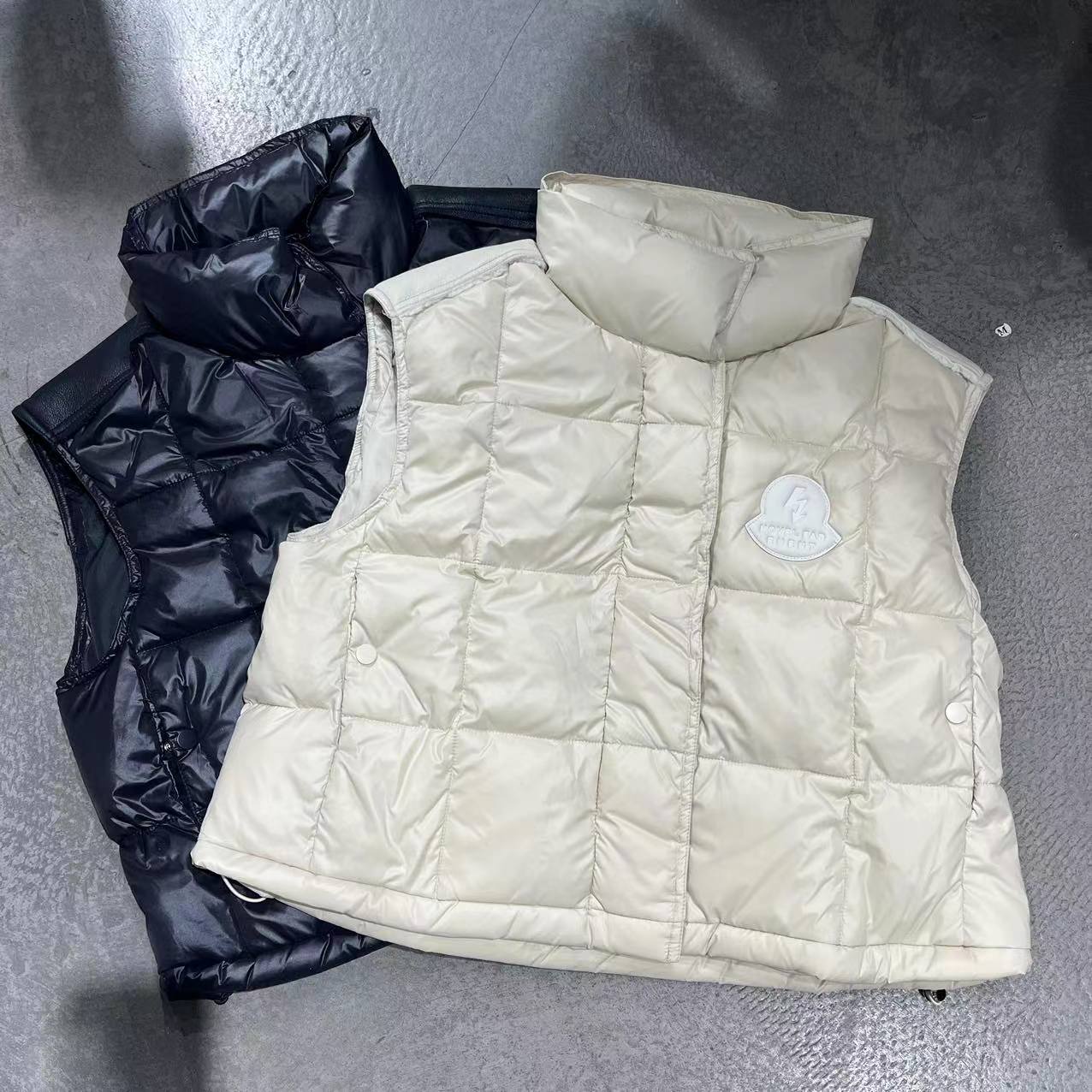 （叶子服饰）冬季新款时尚百搭羽绒马甲8610