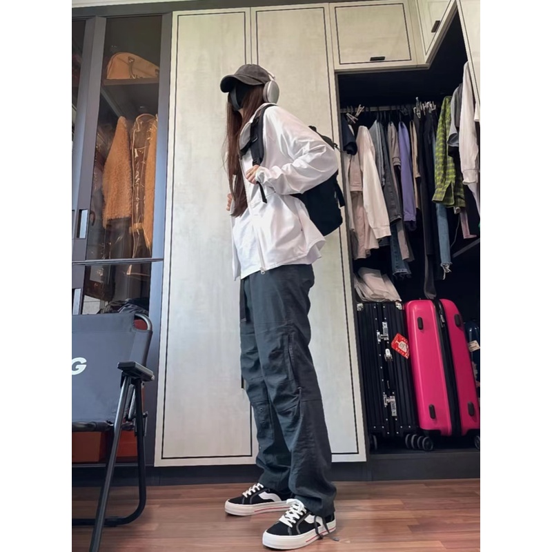 搭配冲锋衣的裤子户外旅游穿搭冲锋裤女防水防风爬山工装登山裤男