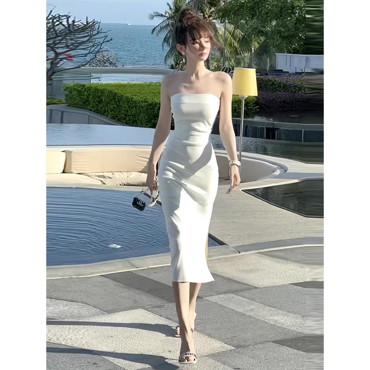 新款气质性感露锁骨收腰显瘦裹胸超仙甜美冷淡风连衣裙子修身高腰