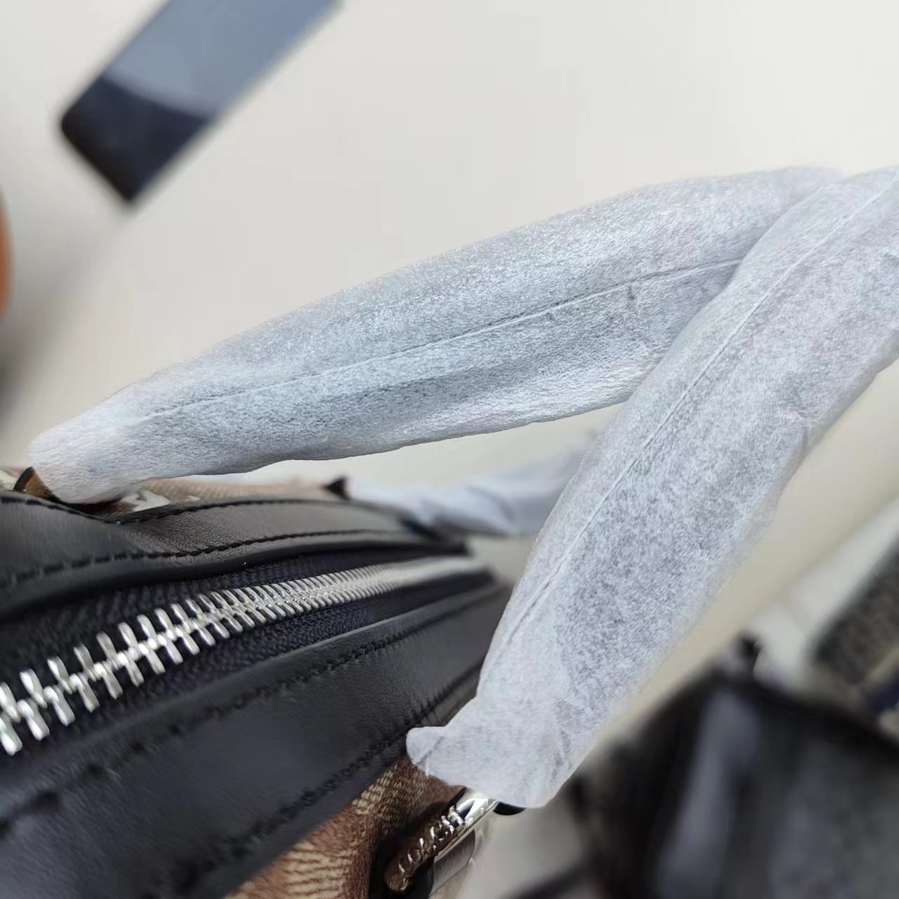 宝丫轻奢 女式 休闲时尚卡通满印拼接手提包B7351