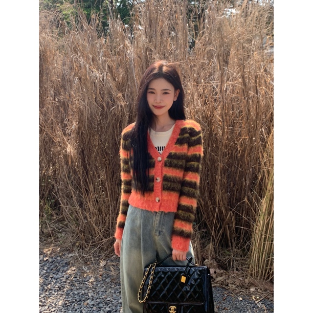 【白白-啊萍推荐！】15235 设计感条纹撞色毛绒V领软糯长袖毛衣外套