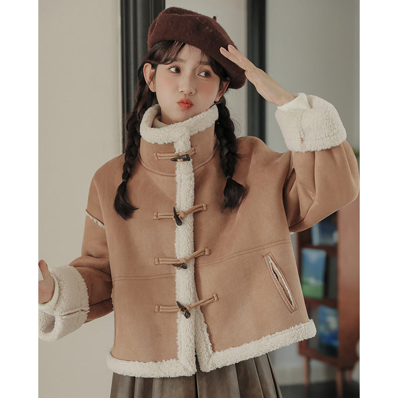 sevenmeter连帽牛角扣皮毛一体短外套女冬季加厚羊羔毛麂皮绒棉服