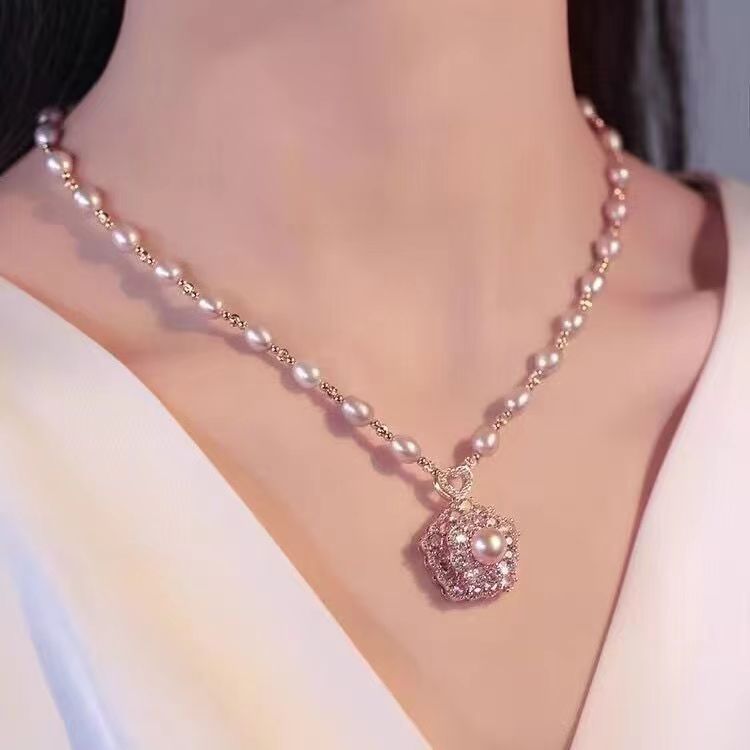 合金项链  旋转幸运花项链女锁骨毛衣链网红挂坠饰品情人节礼物