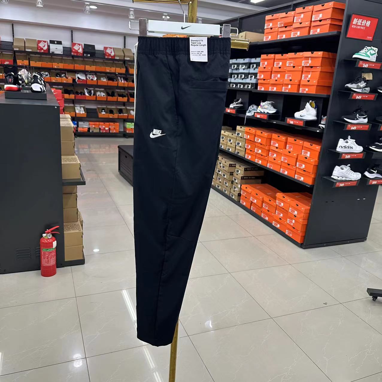 飞扬  Nike耐克男女同款秋季梭织运动裤DX0625-010